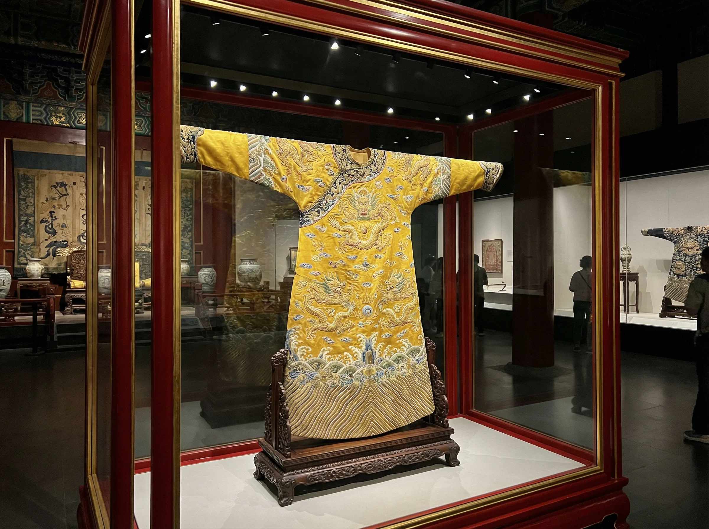 清代帝王龙袍展示 - 慕星棋牌 与皇家纹饰